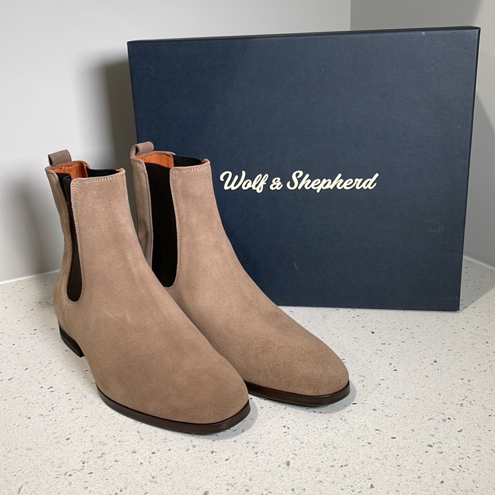 NEW Wolf & Shepherd Chelsea Blitz Stone Suede Men's Boots - Size 8